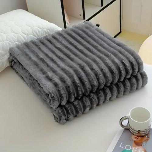 Ciepło i Delikatność w Luksusowym Wydaniu - Szary